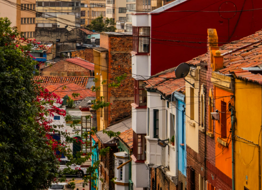 Latin American city: coloniality and racial capitalism